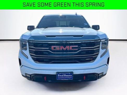 Used 2022 GMC Sierra 1500 AT4 w/ AT4 Preferred Package AWD/4WD image 2