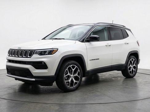 Used 2025 Jeep Compass Limited image 2