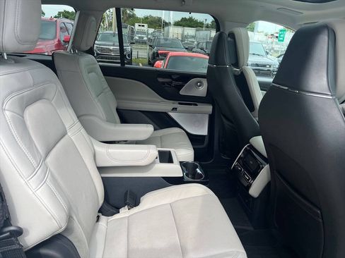 Used 2025 Lincoln Aviator Reserve w/ Equipment Group 201A AWD/4WD image 9