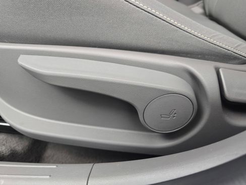 Used 2023 Hyundai Elantra SEL w/ Convenience Package FWD image 20