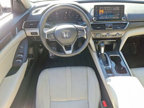 Used 2018 Honda Accord EX image 11