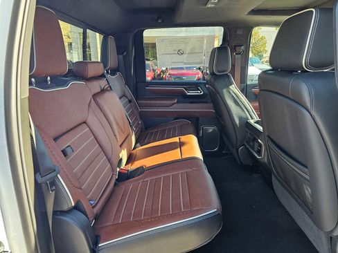 New 2025 GMC Sierra 2500 Denali Ultimate image 12