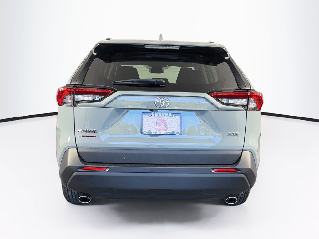 Used 2022 Toyota RAV4 XLE FWD image 8