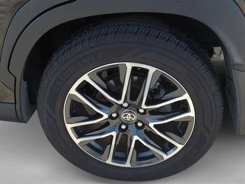 Used 2026 Toyota Corolla Cross XLE w/ Convenience Package AWD/4WD image 7