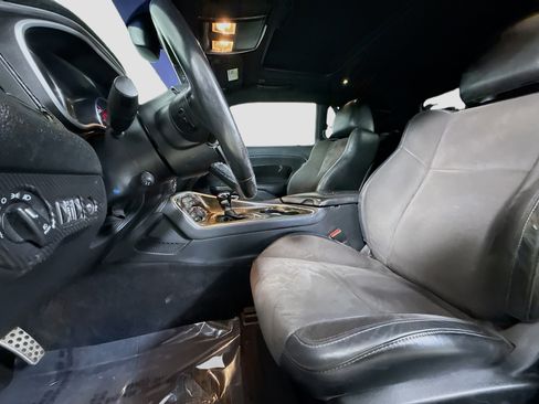 Used 2017 Dodge Challenger R/T Plus image 22