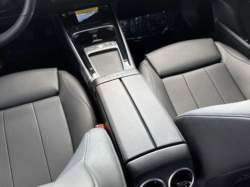 Used 2026 Mercedes-Benz GLB 250 4MATIC image 22