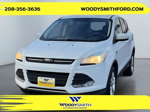 Used 2013 Ford Escape SE w/ Class II Trailer Tow Pkg image 1