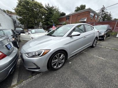 Used 2017 Hyundai Elantra Limited w/ Limited Tech Package 04