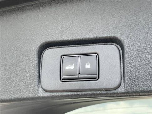Used 2024 Nissan Rogue SV FWD image 6