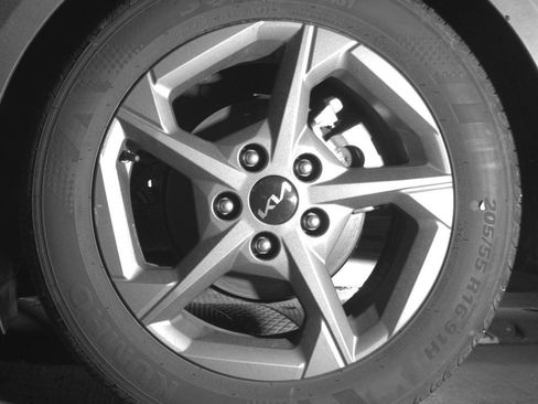 Used 2025 Kia K4 LXS image 14