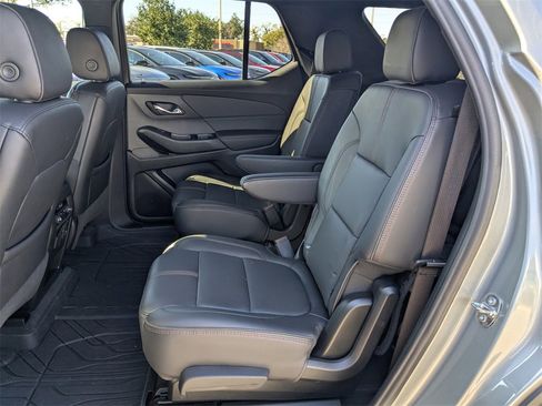 Certified 2023 Chevrolet Traverse RS image 11