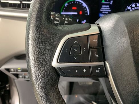 Used 2021 Toyota Sienna XLE FWD image 22