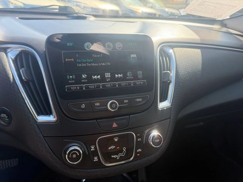 Used 2016 Chevrolet Malibu LT FWD image 15