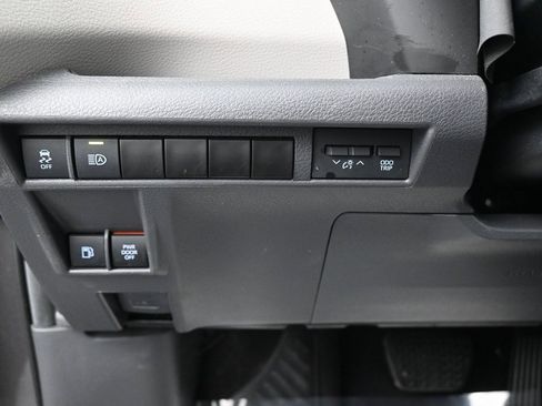 Used 2024 Toyota Sienna LE image 20