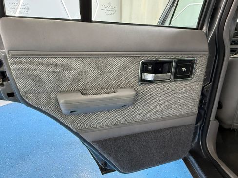 Used 1990 Jeep Cherokee Laredo RWD image 35