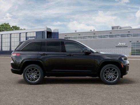 New 2026 Jeep Grand Cherokee Summit AWD/4WD image 12