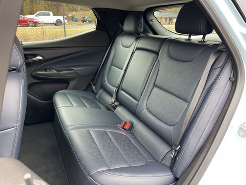 Used 2022 Chevrolet Bolt EUV LT w/ Convenience Package image 19