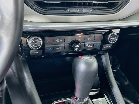 Used 2022 Jeep Compass Limited w/ Elite Group image 16