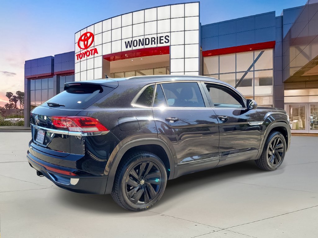 Used 2022 Volkswagen Atlas Cross Sport SE FWD image 4