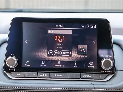 Used 2023 Nissan Rogue SV image 15