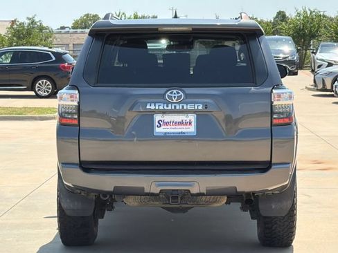 Used 2020 Toyota 4Runner SR5 Premium w/ Moonroof Package AWD/4WD image 7