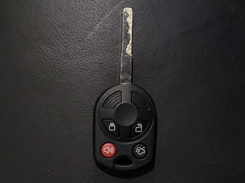 Used 2018 Ford Escape SEL image 32