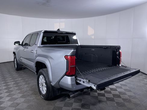 Used 2024 Toyota Tacoma SR5 AWD/4WD image 25