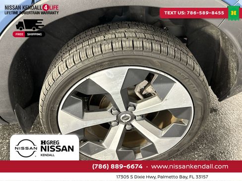 Used 2023 Volvo XC40 B5 Plus w/ Protection Package Premier image 14