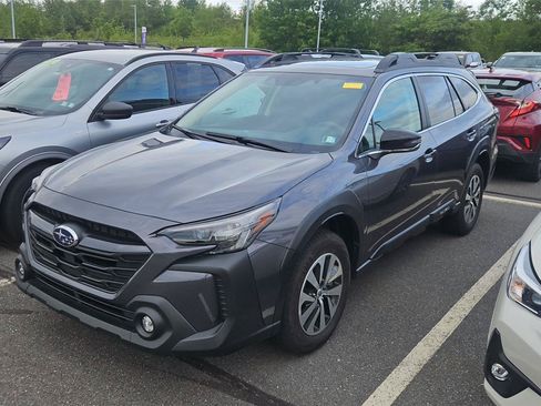 Used 2024 Subaru Outback Premium AWD/4WD image 3