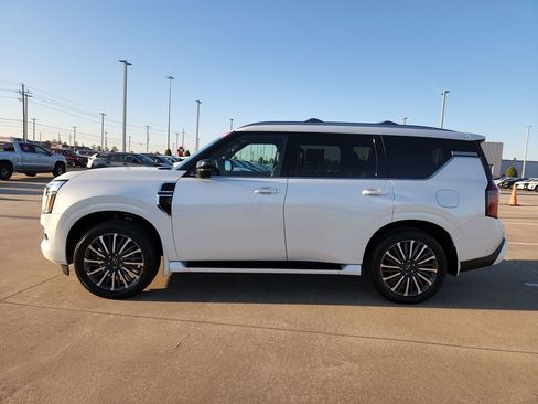 Certified 2025 Nissan Armada Platinum Reserve image 8