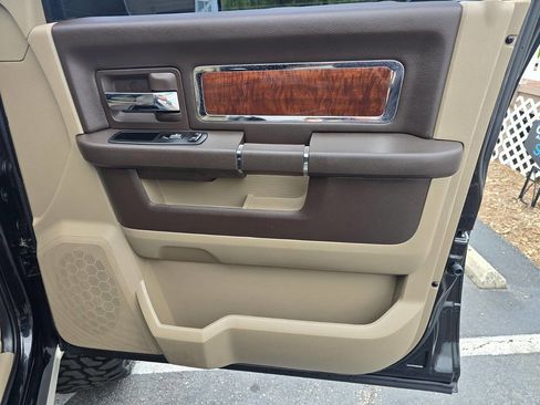 Used 2010 Dodge Ram 2500 Truck Laramie w/ Chrome Accents Group AWD/4WD image 19