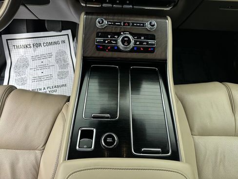 Used 2020 Lincoln Aviator Reserve w/ Equipment Group 202A image 21