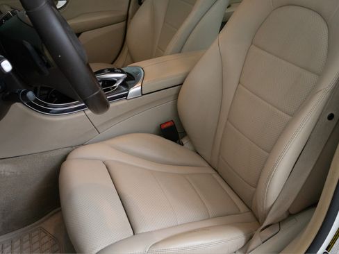 Used 2015 Mercedes-Benz C 300 4MATIC Sedan image 12