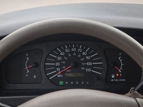 Used 1998 Toyota Sienna CE image 14