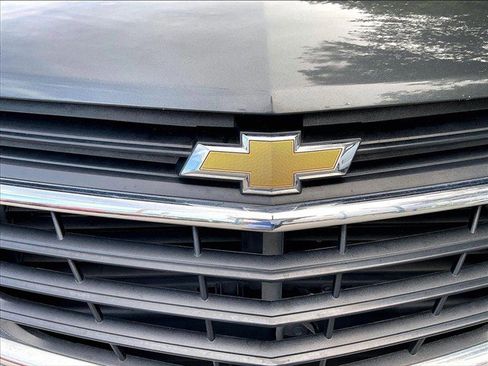 Used 2019 Chevrolet Equinox LT FWD image 28