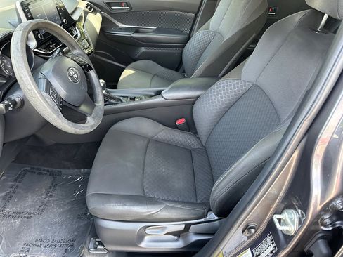 Used 2021 Toyota C-HR LE image 20