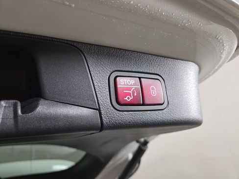 Certified 2025 Mercedes-Benz GLB 250 4MATIC image 10