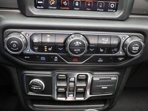 Used 2023 Jeep Wrangler Unlimited w/ Sun & Screen Package image 24