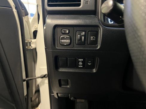 Used 2022 Toyota 4Runner SR5 AWD/4WD image 15