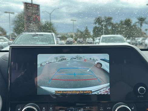 Certified 2024 Toyota Highlander XLE image 19