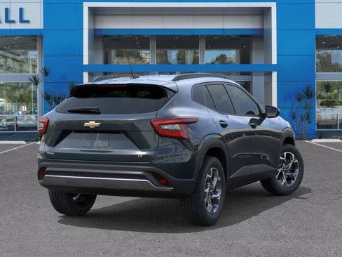 Used 2026 Chevrolet Trax LT w/ Driver Confidence Package FWD image 4