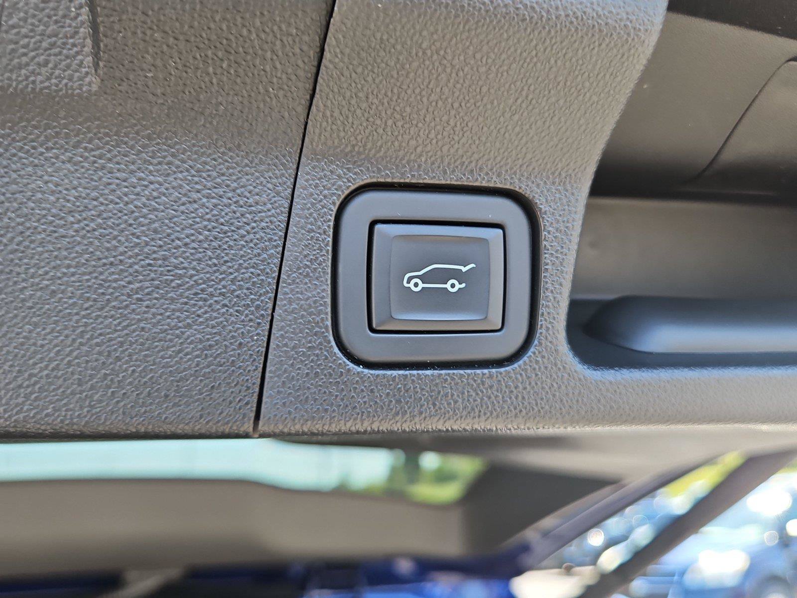 Used 2023 GMC Acadia SLT w/ Preferred Package AWD/4WD image 9