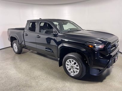 New 2025 Toyota Tacoma SR5