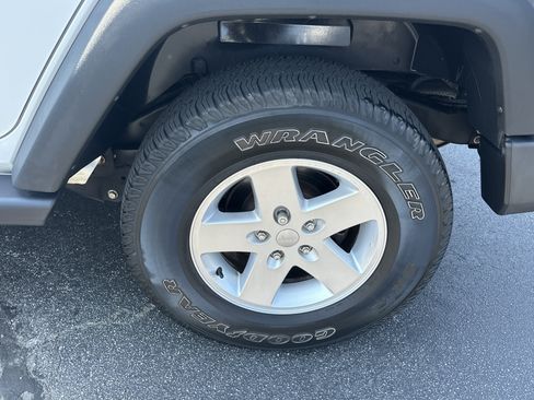 Used 2018 Jeep Wrangler Unlimited Sport S AWD/4WD image 22