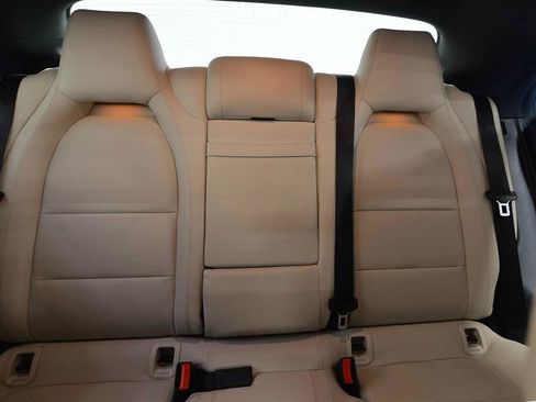 Used 2018 Mercedes-Benz CLA 250 image 9