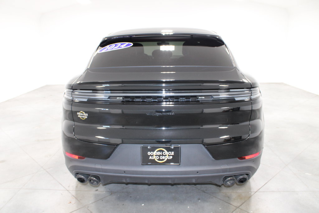 Used 2024 Porsche Cayenne Coupe AWD/4WD image 8