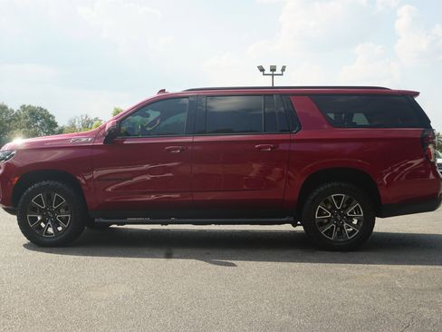 Used 2023 Chevrolet Suburban Z71 w/ Luxury Package image 6