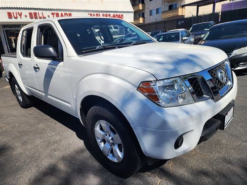 Used 2013 Nissan Frontier SV image 8