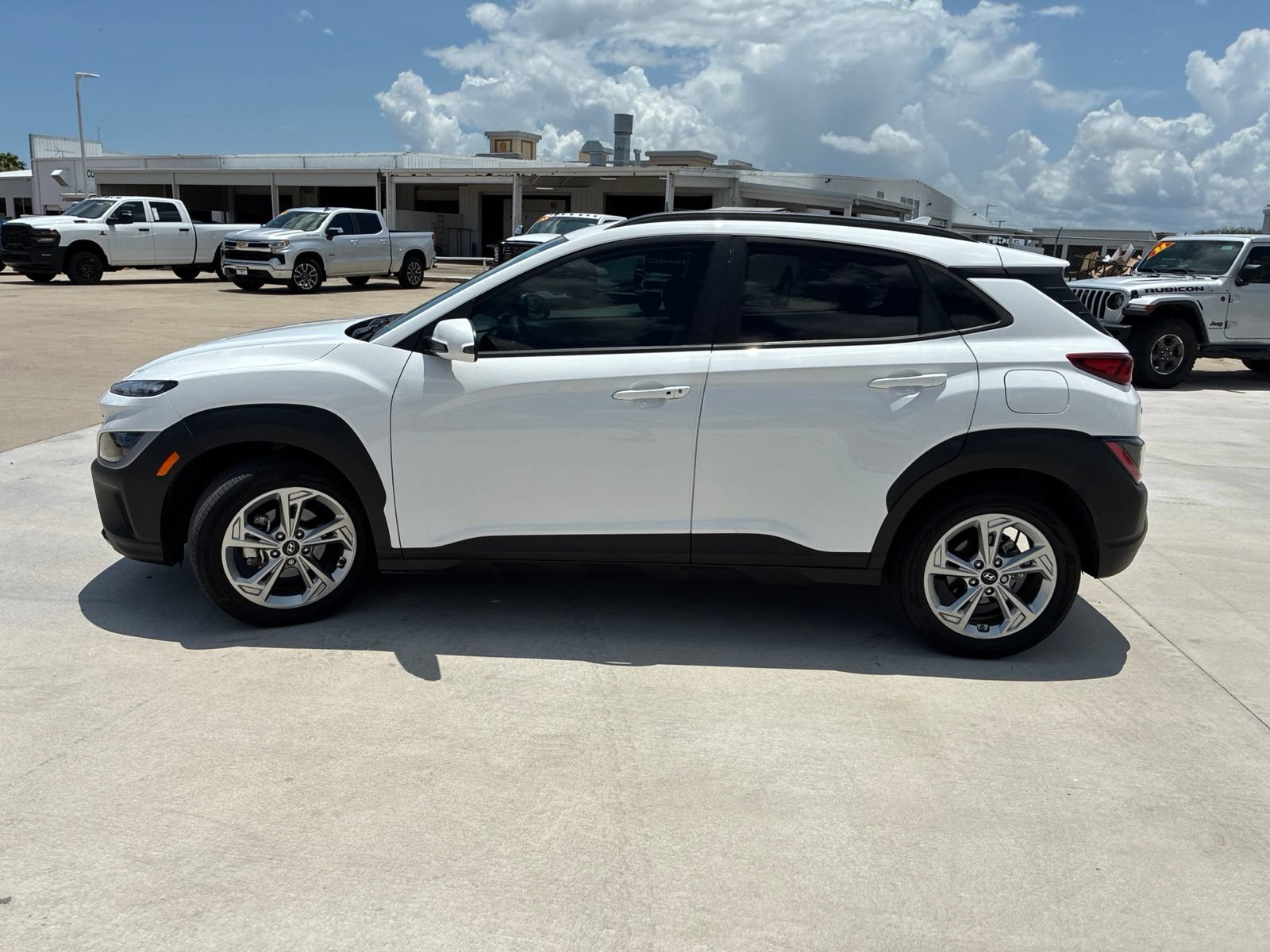 Used 2023 Hyundai Kona SEL w/ Cargo Package FWD image 6