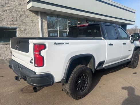 Used 2024 Chevrolet Silverado 2500 ZR2 w/ ZR2 Bison Edition image 6